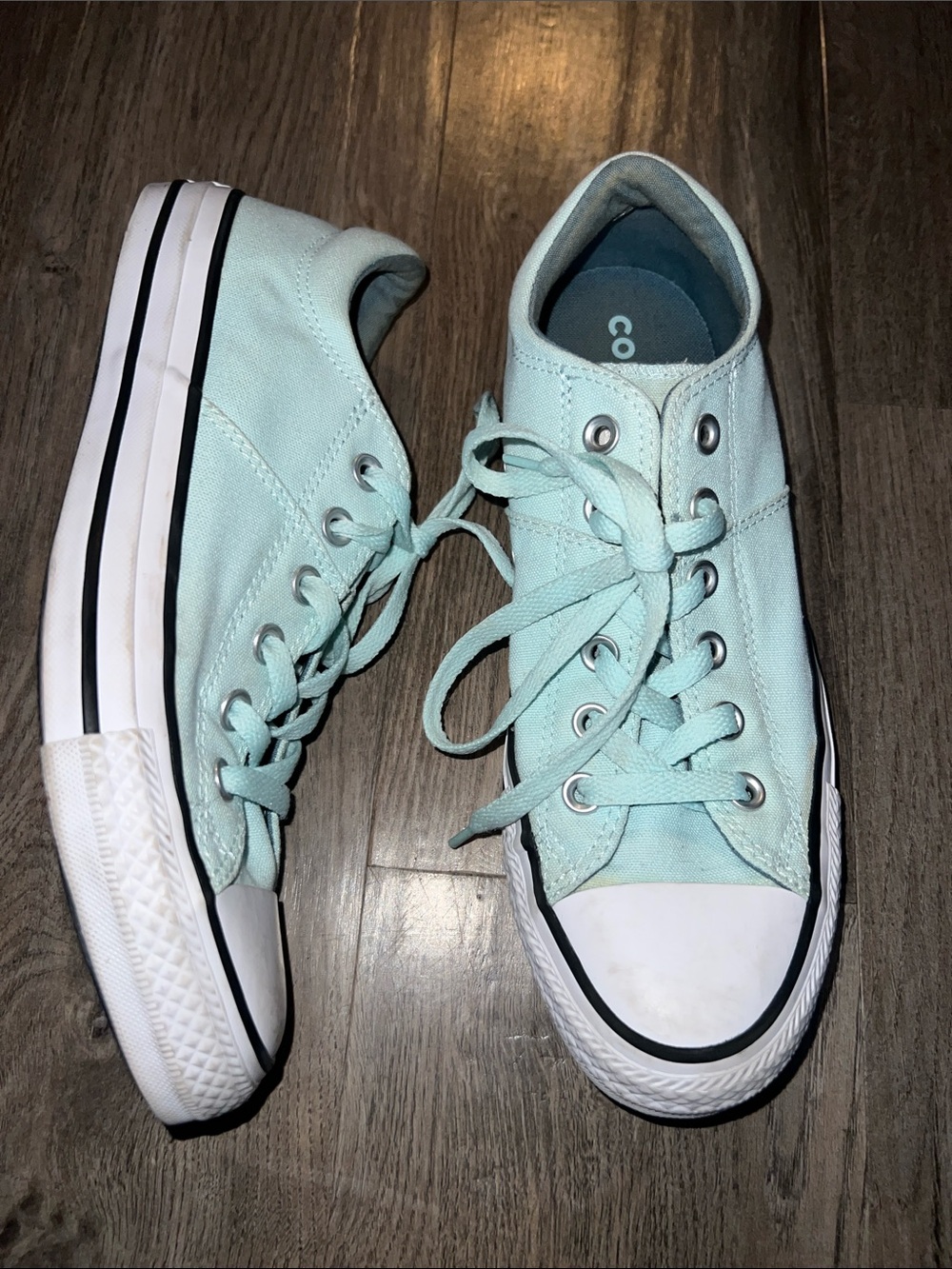 Converse sz 9 women’s